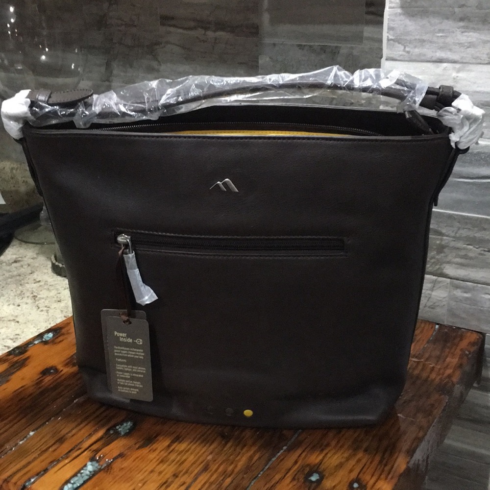Computer bag with built-in charging ports